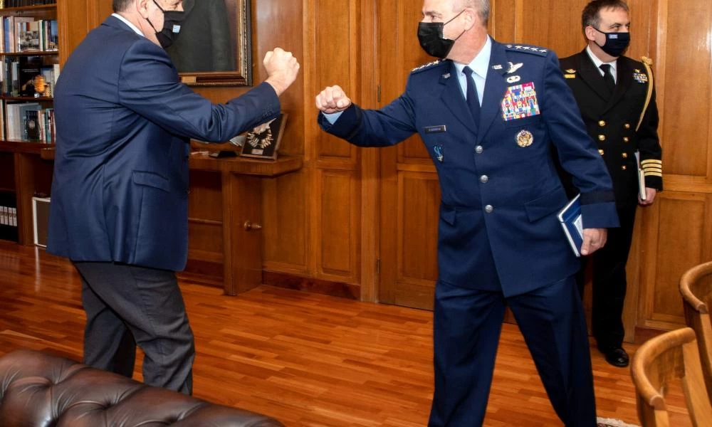 ΥΕΘΑ: Συνάντηση με τον με Πάιατ- Γίνεται "αστακός" η Σούδα & νέες αμερικανικές δυνάμεις στην Αλεξ/πολη